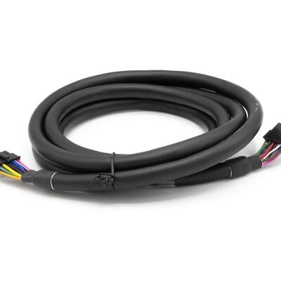 Zestaw kablowy formowany wtryskowo do świateł obrysowych przyczep z funkcją odporności na kurz